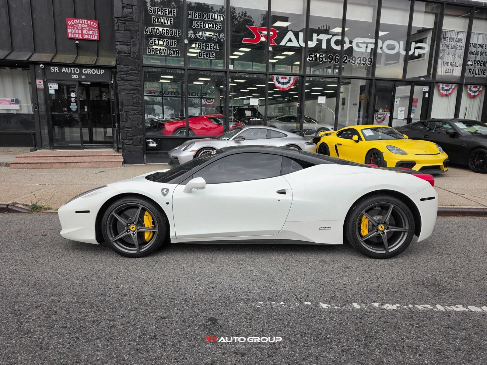 Used 2015 Ferrari 458 Italia Coupe RWD image 7