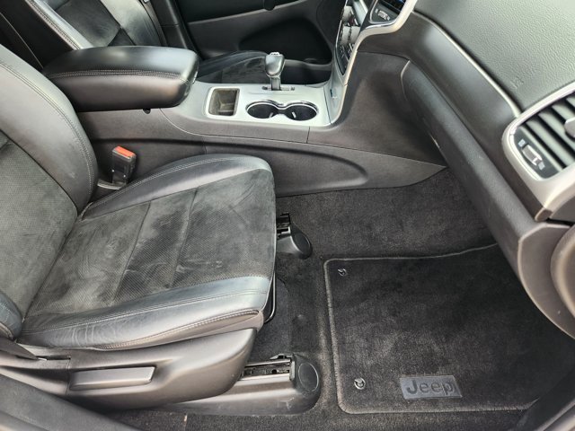 Used 2015 Jeep Grand Cherokee Altitude RWD image 13