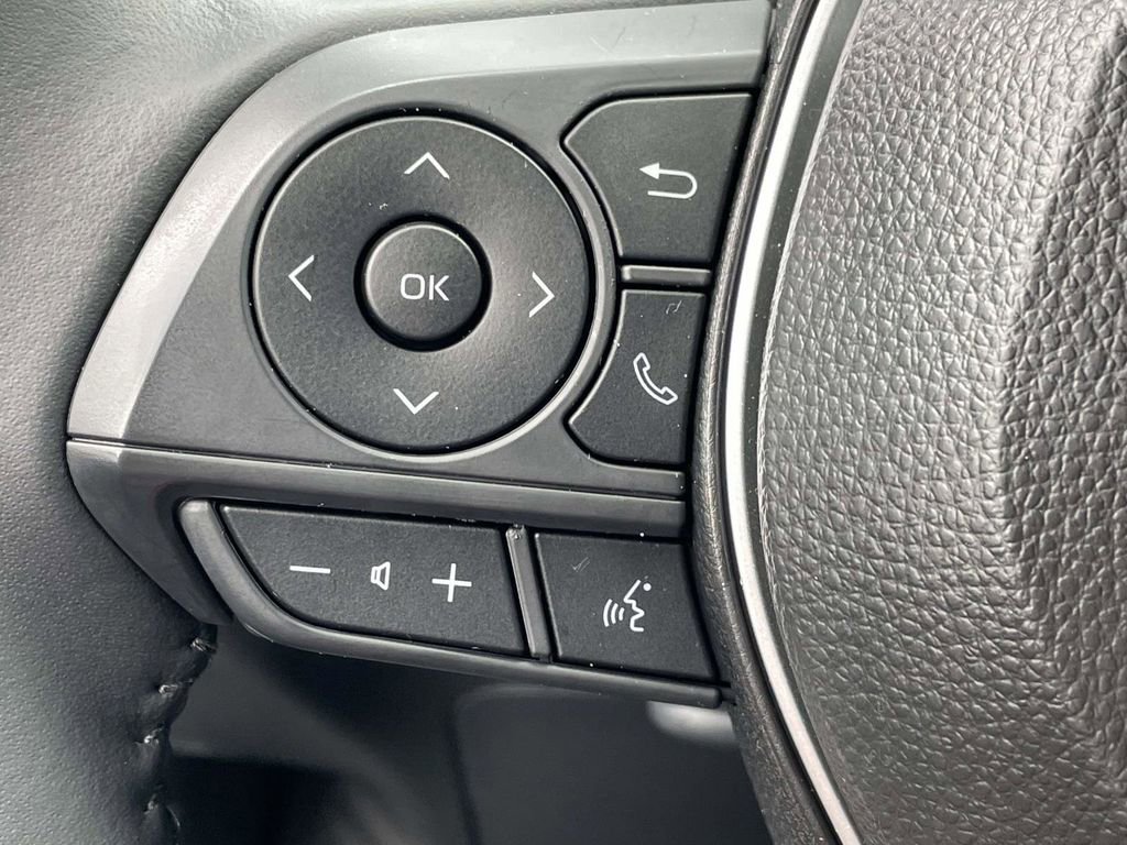 Used 2026 Toyota Corolla Cross LE FWD image 21
