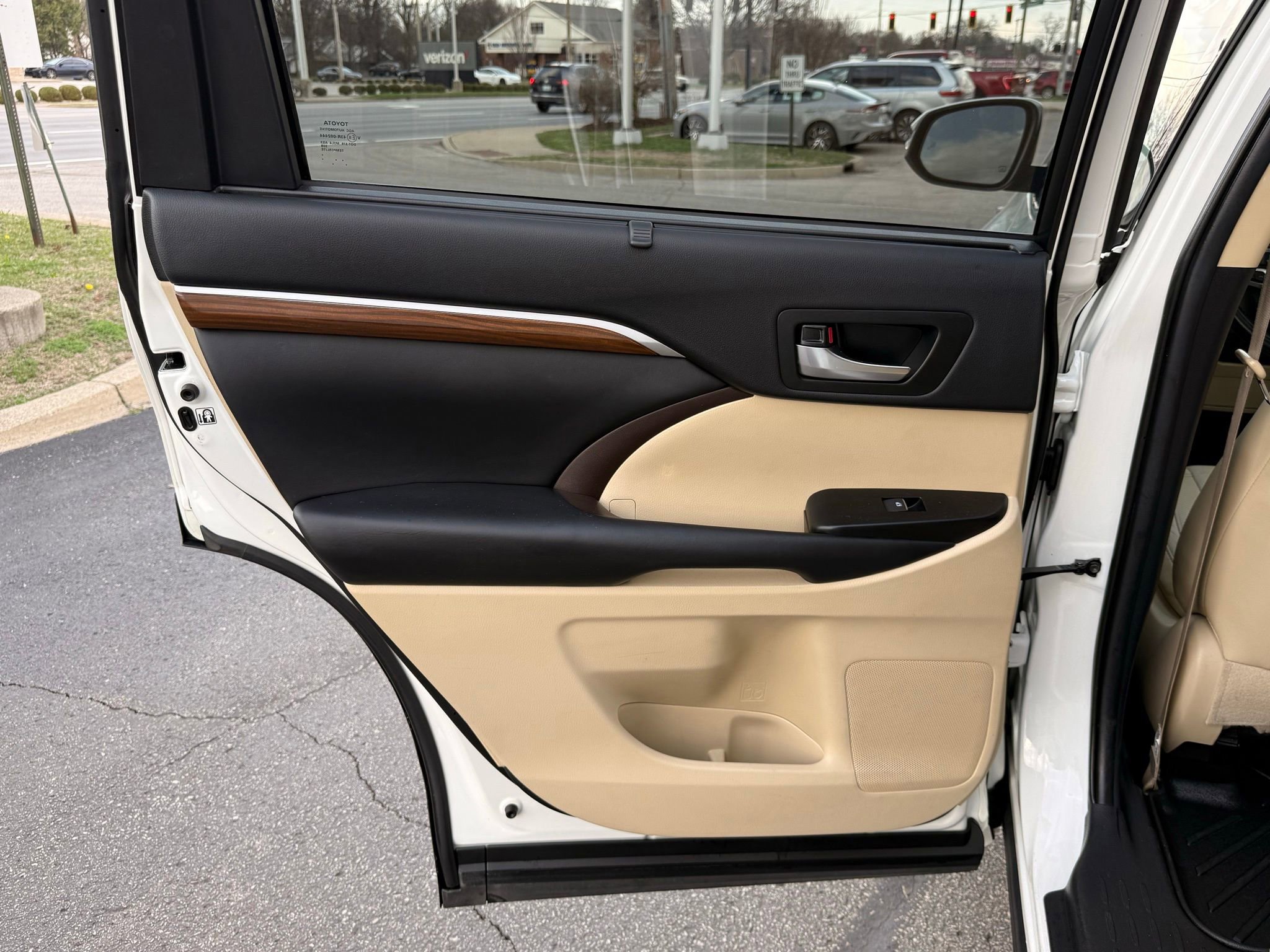 Used 2019 Toyota Highlander Limited AWD/4WD image 38