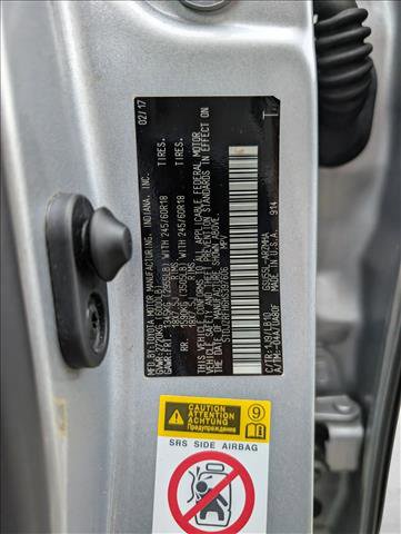 Used 2017 Toyota Highlander XLE image 19