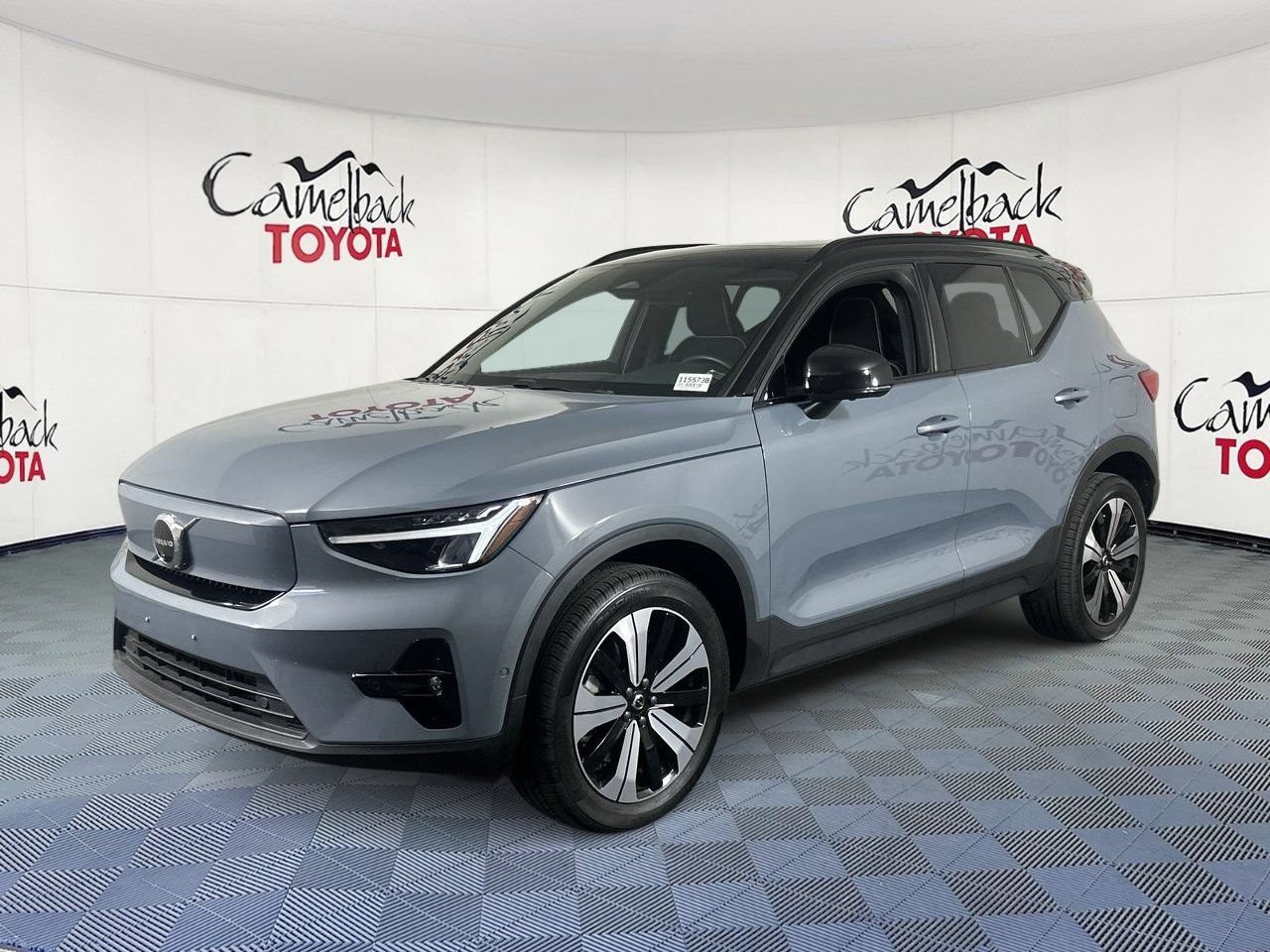 Used 2023 Volvo XC40 Recharge Plus AWD/4WD image 4
