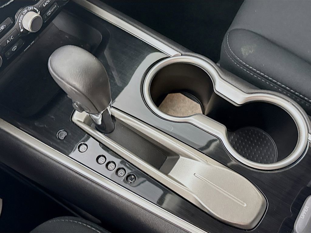 Used 2018 Nissan Pathfinder SV image 19