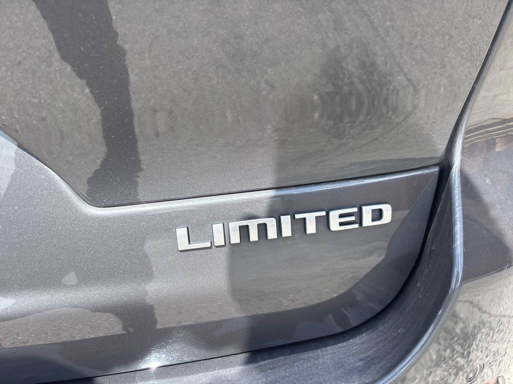 Used 2024 Jeep Grand Cherokee L Limited w/ Luxury Tech Group II AWD/4WD image 16