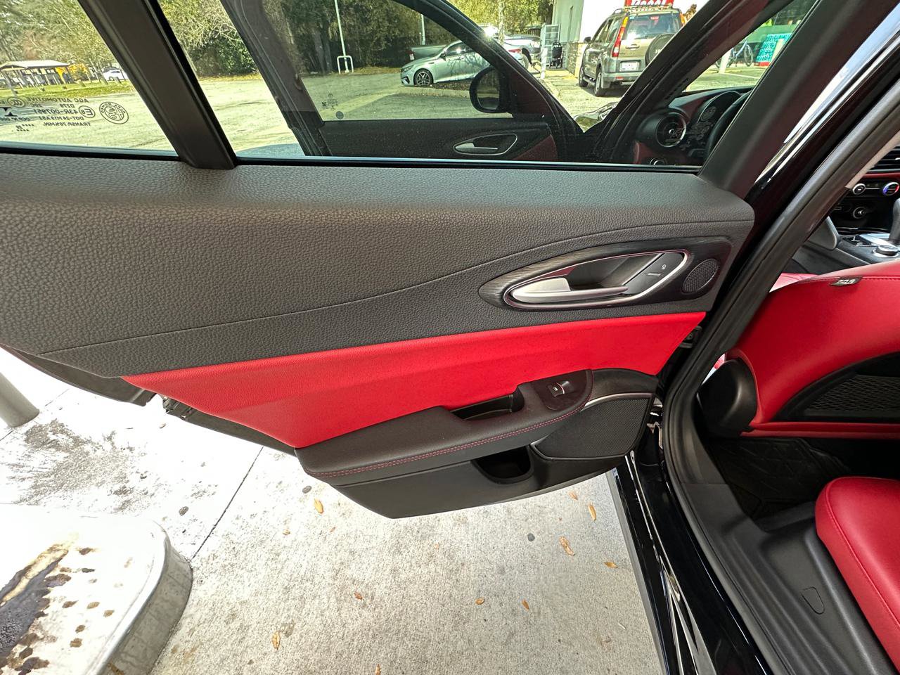 Used 2020 Alfa Romeo Giulia w/ Nero Edizione image 30