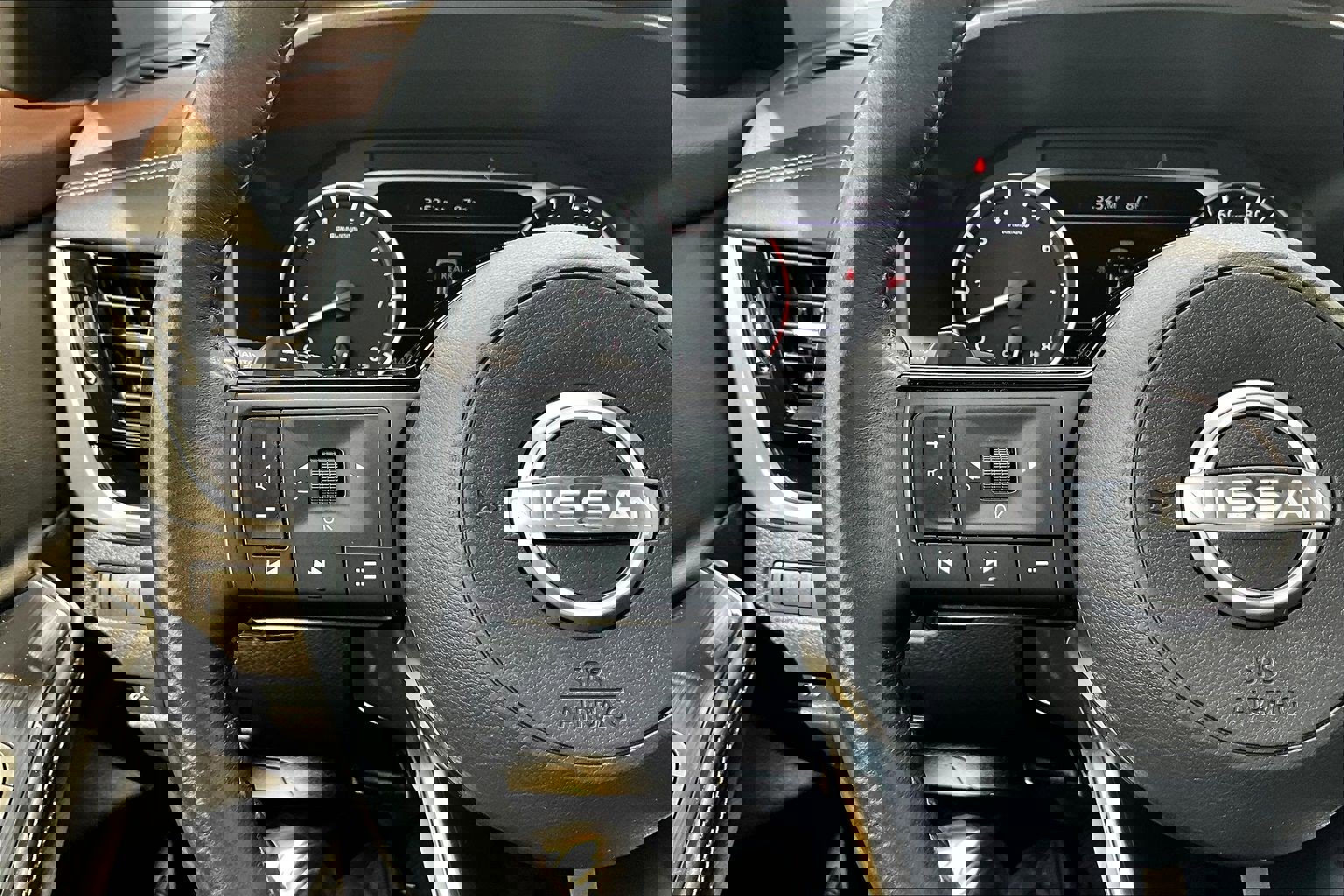 Used 2023 Nissan Rogue SL AWD/4WD image 20