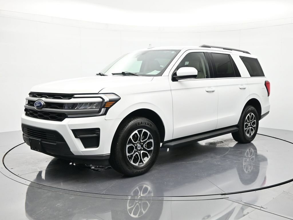 Used 2024 Ford Expedition XLT image 1