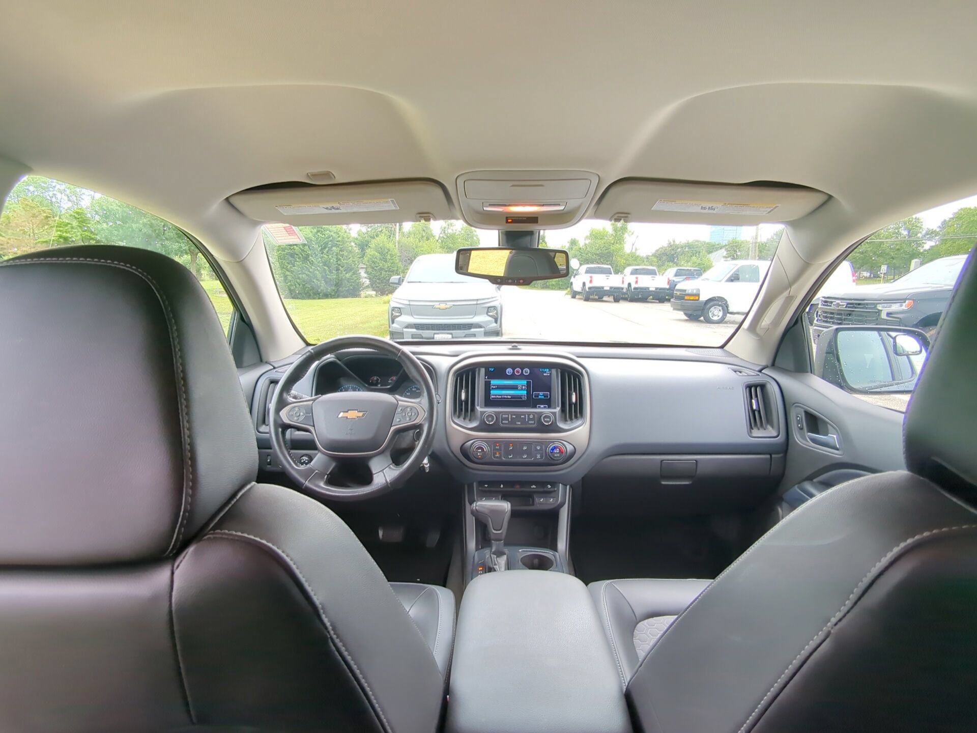 Used 2015 Chevrolet Colorado Z71 AWD/4WD image 11