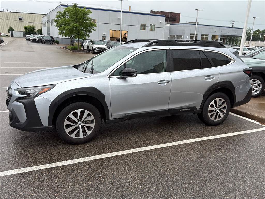 Used 2025 Subaru Outback Premium AWD/4WD image 15