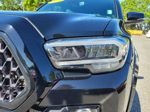 Used 2022 Toyota Tacoma Limited w/ Nightshade Package AWD/4WD image 16
