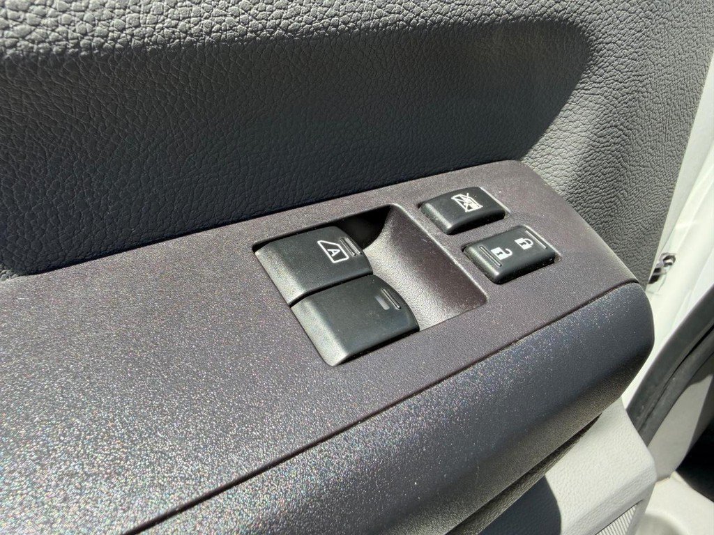 Used 2015 Nissan NV 3500 SV w/ Technology Package RWD image 30