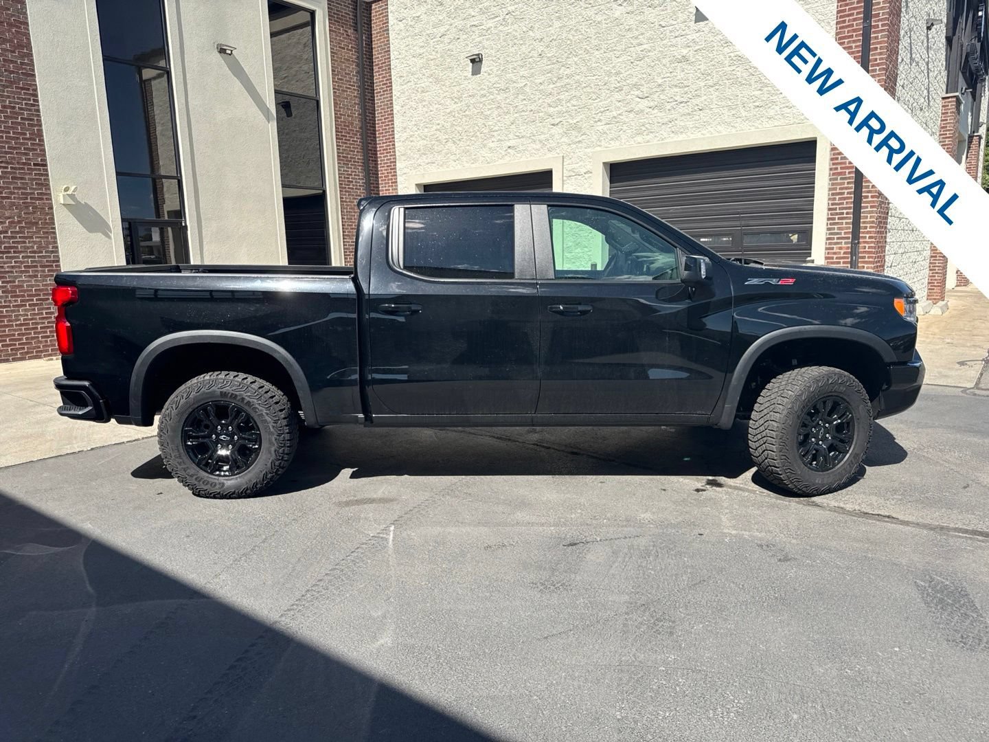 Used 2025 Chevrolet Silverado 1500 ZR2 w/ Technology Package AWD/4WD image 8