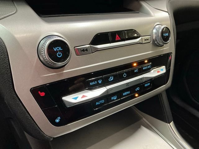 Used 2022 Ford Explorer XLT w/ Equipment Group 202A image 26