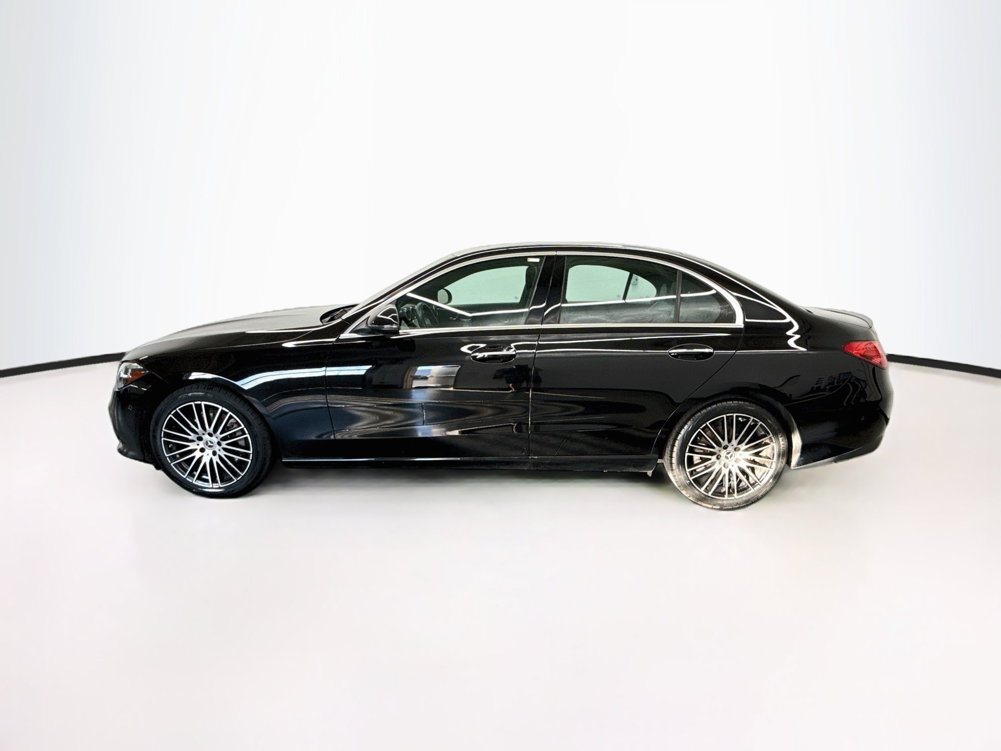 Used 2024 Mercedes-Benz C 300 Sedan image 4