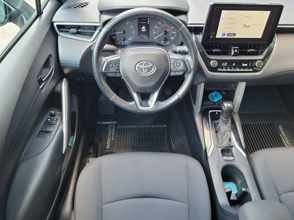 Used 2024 Toyota Corolla Cross LE FWD image 16