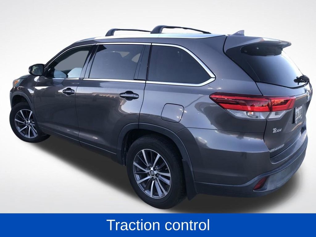Used 2017 Toyota Highlander XLE AWD/4WD image 5