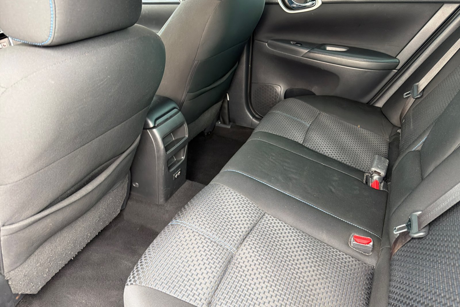 Used 2018 Nissan Sentra SR w/ Technology Package FWD image 13