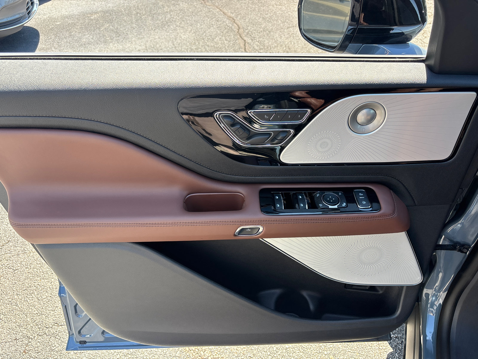 New 2026 Lincoln Aviator Reserve AWD/4WD image 11