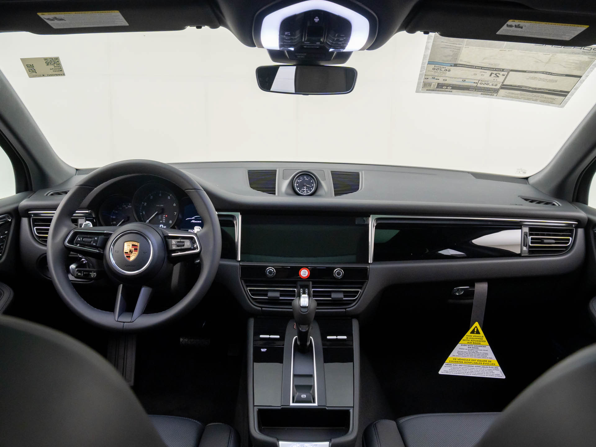 Certified 2026 Porsche Macan AWD/4WD image 11
