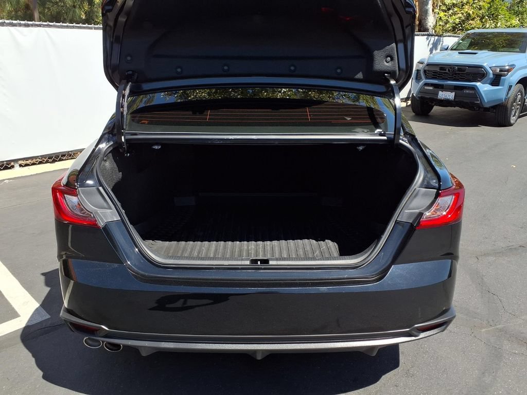 Certified 2025 Toyota Camry SE FWD image 8