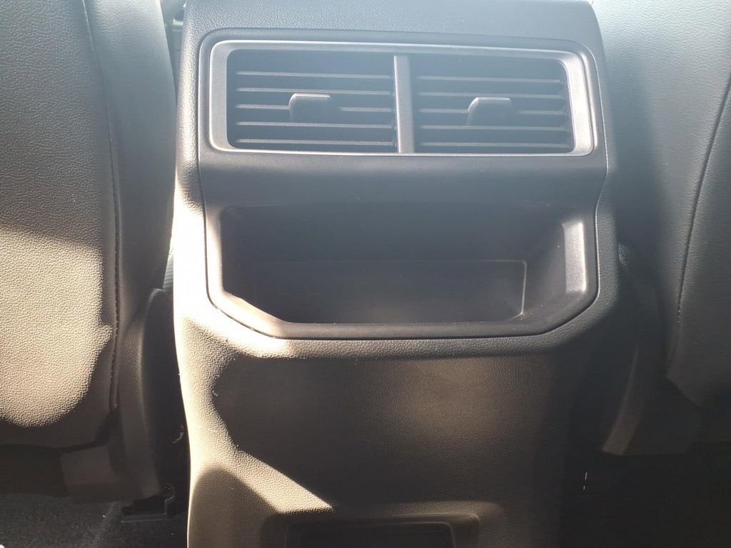 Used 2024 Volkswagen Atlas Cross Sport SE image 14