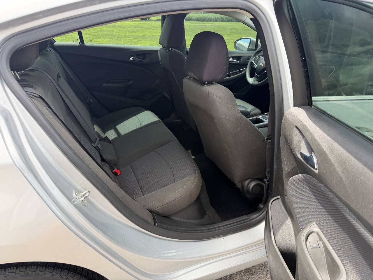 Used 2019 Chevrolet Cruze LT FWD image 13