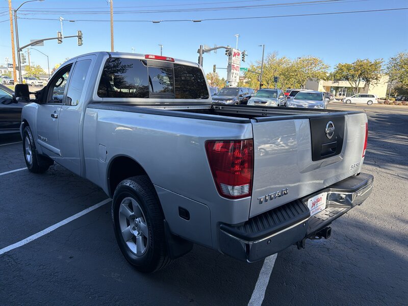 Used 2006 Nissan Titan SE AWD/4WD image 3
