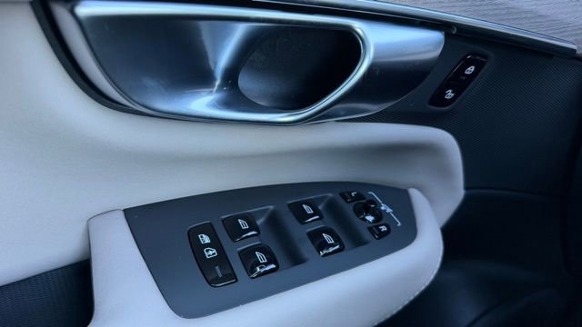 New 2026 Volvo XC90 B6 Plus w/ Protection Package Premier AWD/4WD image 20