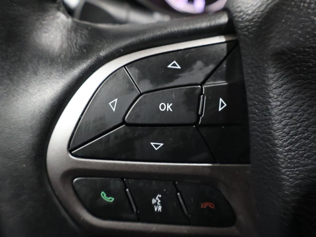 Used 2019 Jeep Cherokee Limited image 34