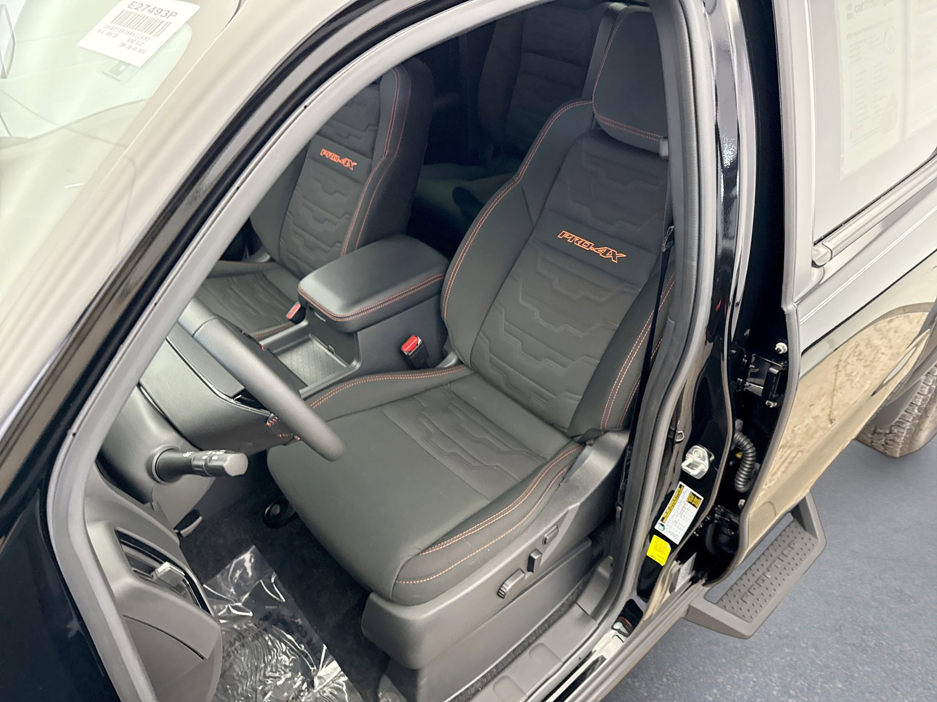 Used 2025 Nissan Frontier PRO-4X w/ Tow Package image 11