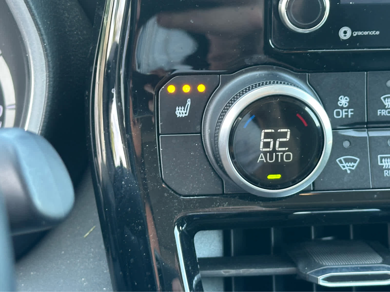 Used 2020 Toyota Highlander XLE AWD/4WD image 18