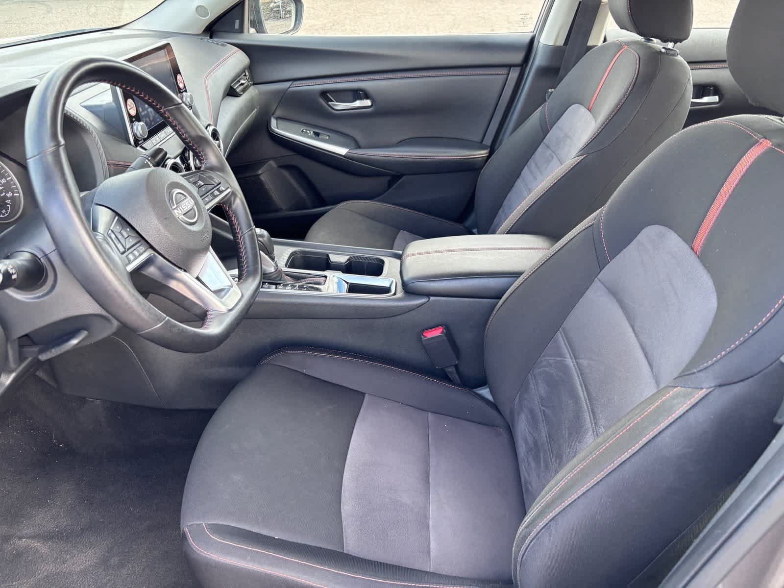 Used 2025 Nissan Sentra SR FWD image 11