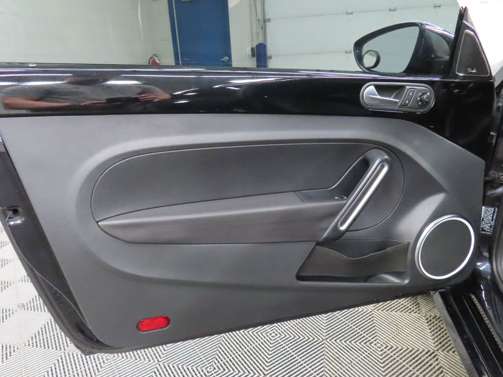 Used 2013 Volkswagen Beetle 2.5 Fender FWD image 47