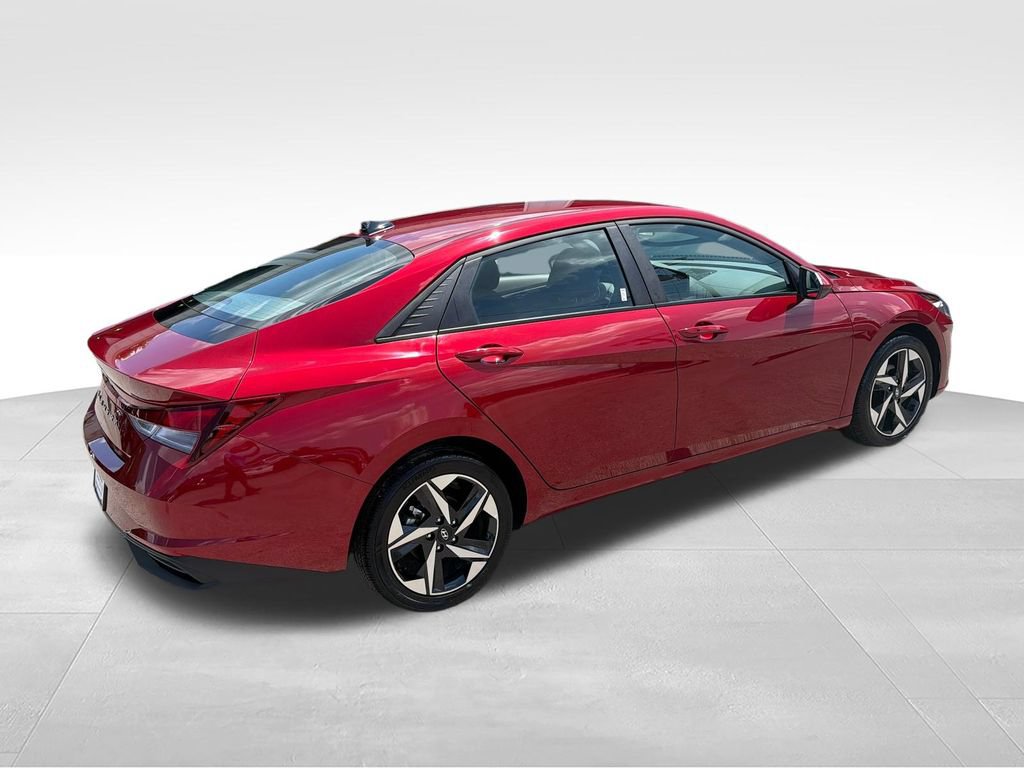 Used 2023 Hyundai Elantra SEL w/ Convenience Package FWD image 5