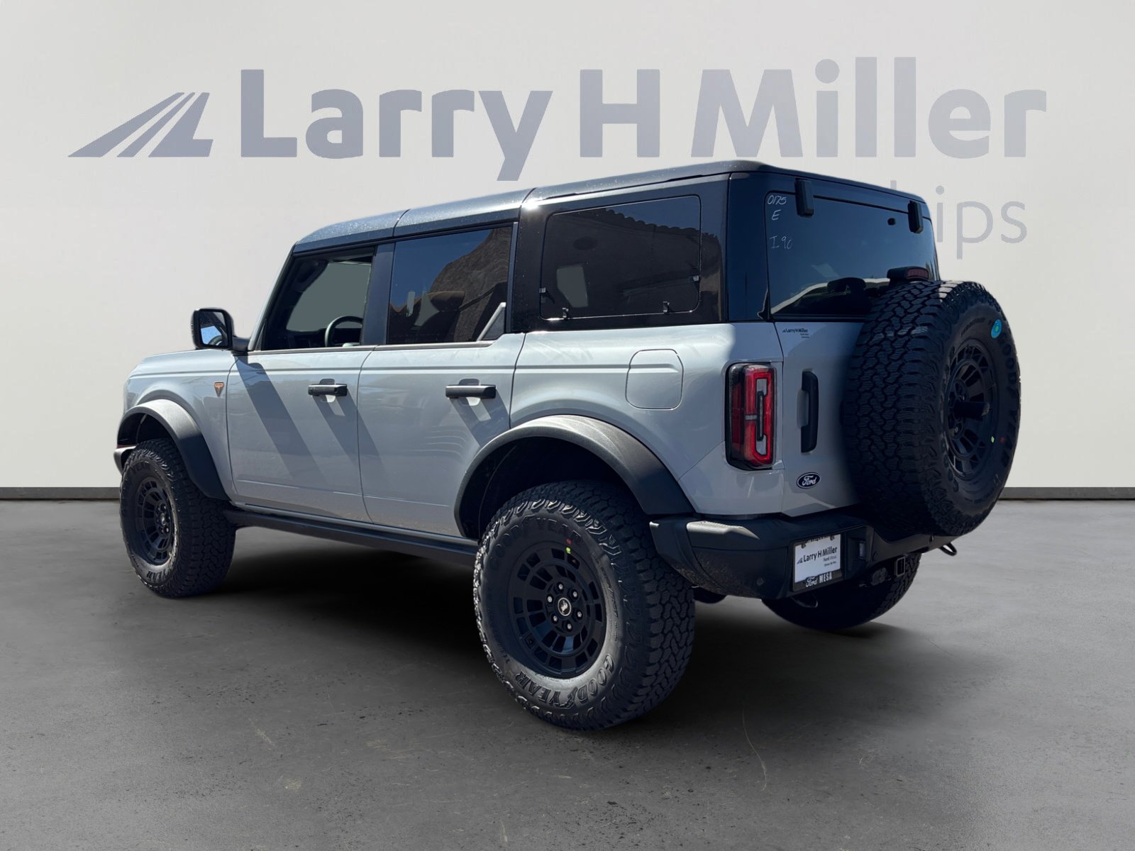 New 2026 Ford Bronco Badlands image 3