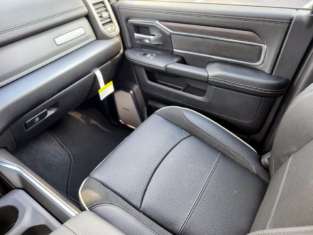 New 2027 RAM 2500 Laramie AWD/4WD image 15