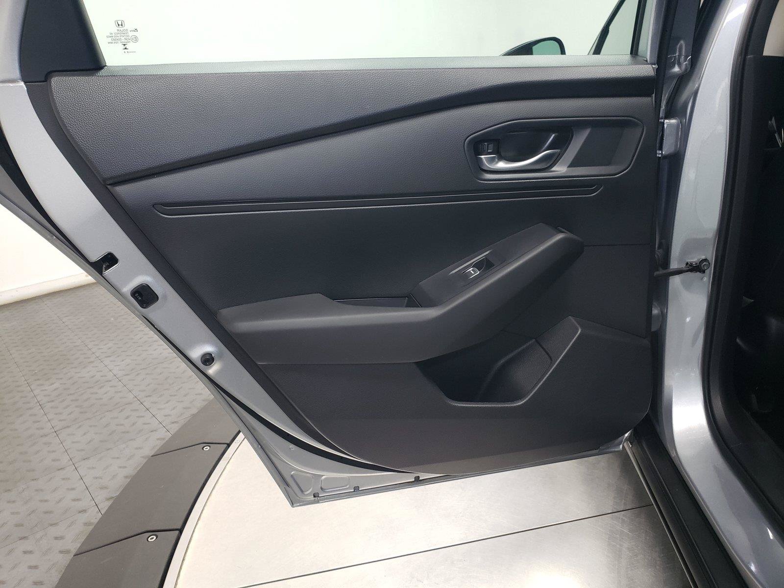 Used 2025 Honda Accord SE image 30