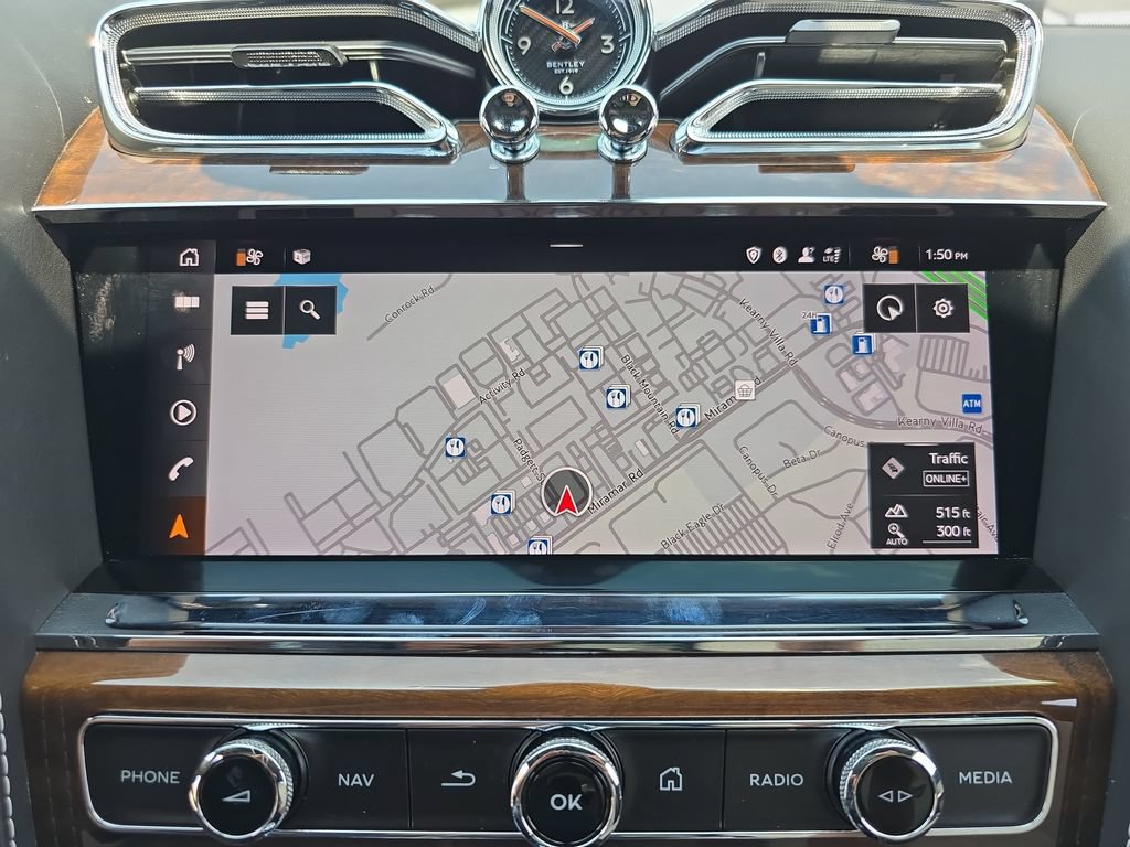 Used 2021 Bentley Bentayga AWD/4WD image 25