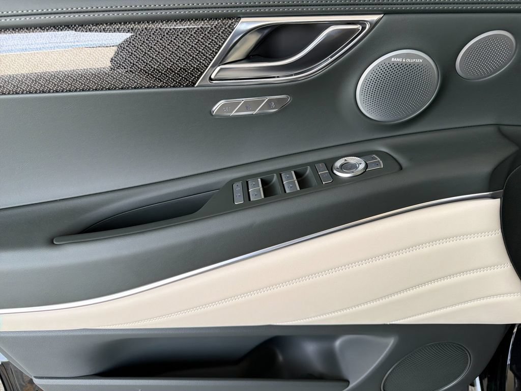 New 2026 Genesis GV80 3.5T e-SC AWD/4WD image 11
