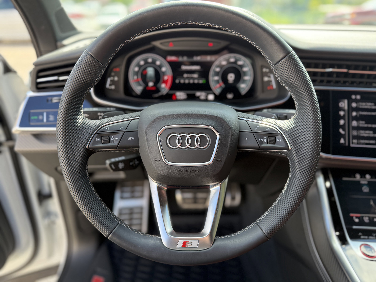 Used 2025 Audi SQ7 Prestige AWD/4WD image 21