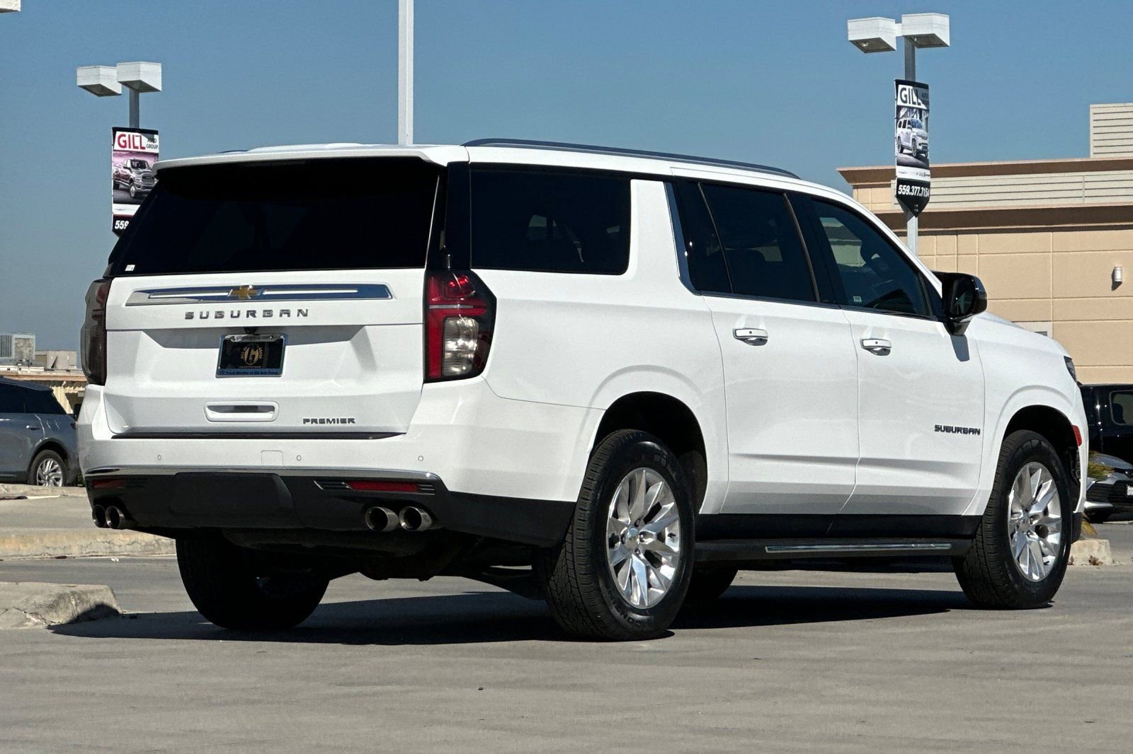 Used 2023 Chevrolet Suburban Premier image 6