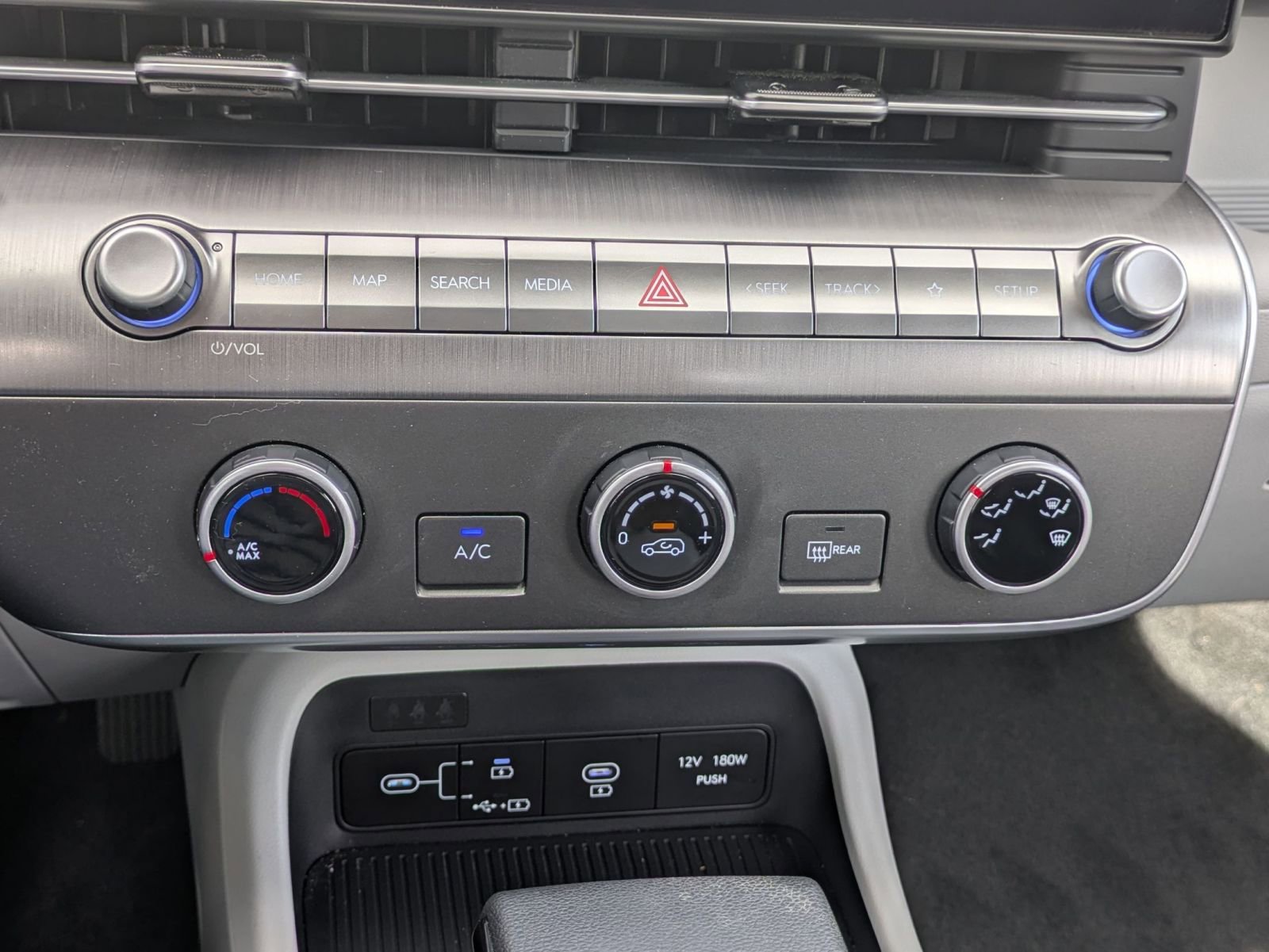 Used 2024 Hyundai Kona SE image 14