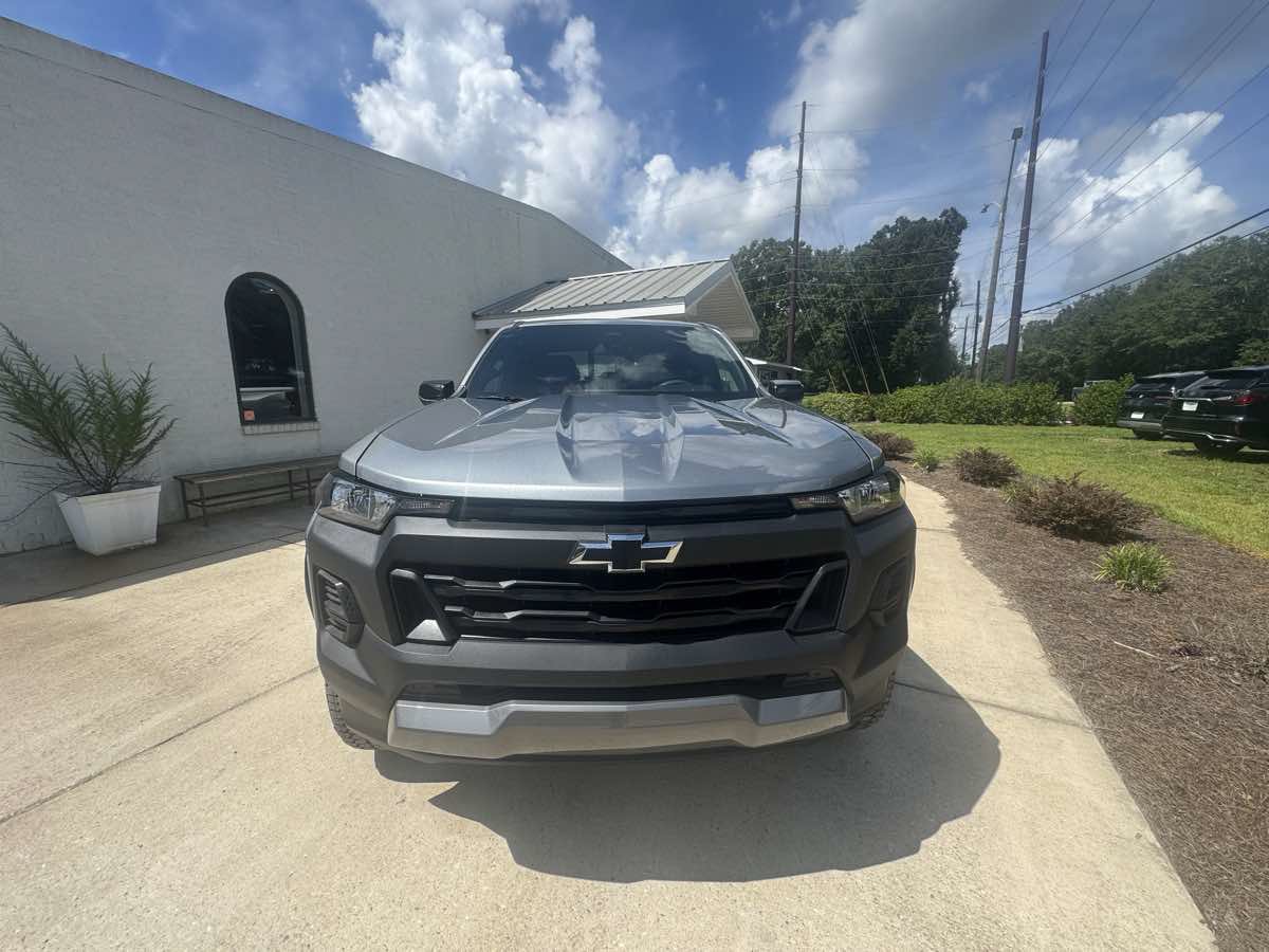 Used 2026 Chevrolet Colorado Trail Boss AWD/4WD image 3