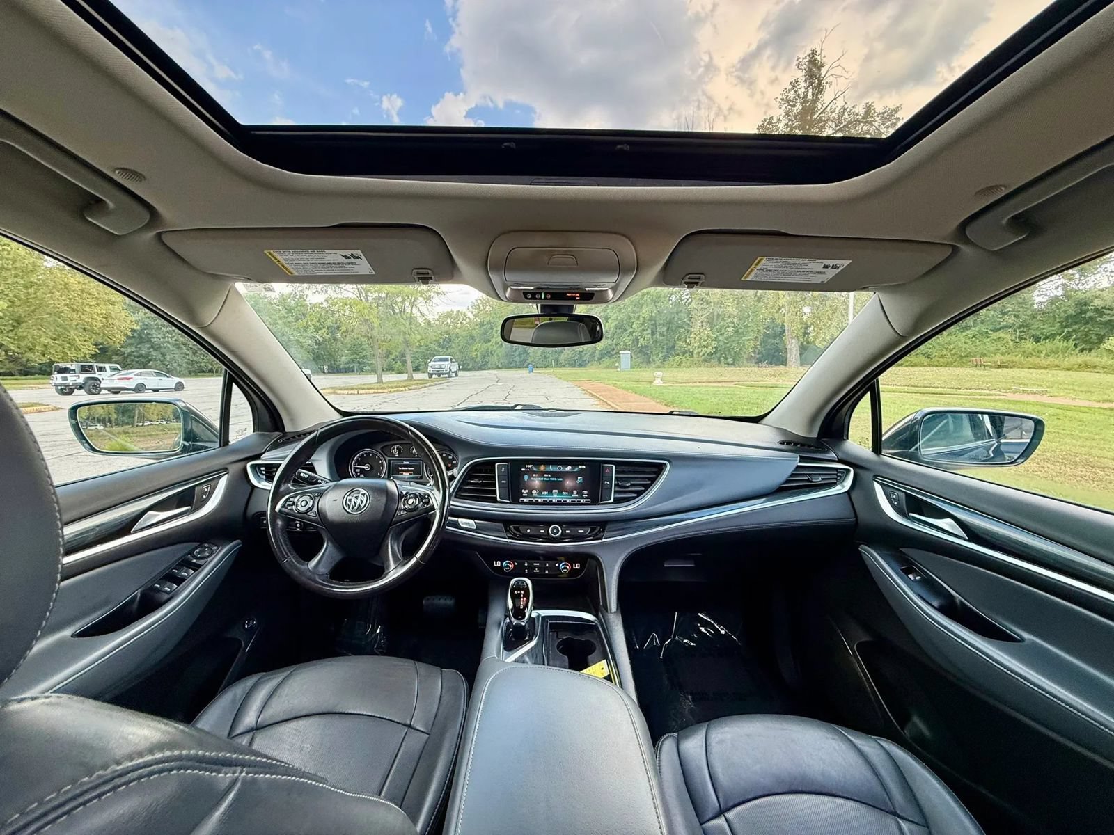 Used 2019 Buick Enclave Essence AWD/4WD image 16