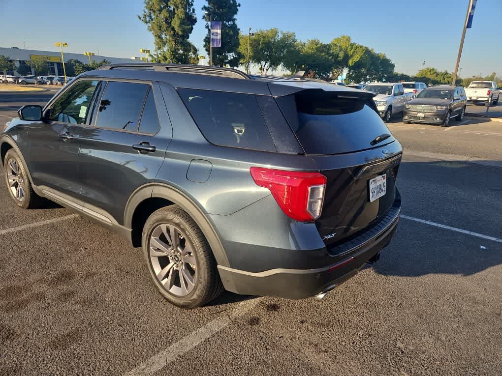 Used 2023 Ford Explorer XLT w/ Equipment Group 202A RWD image 5