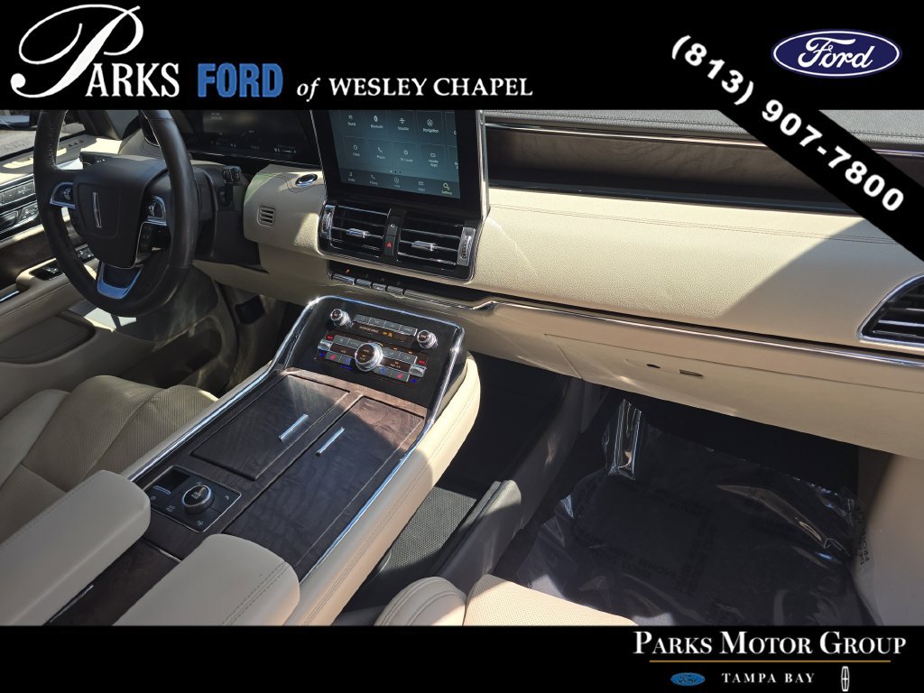 Used 2021 Lincoln Navigator Reserve w/ Luxury Package RWD image 11