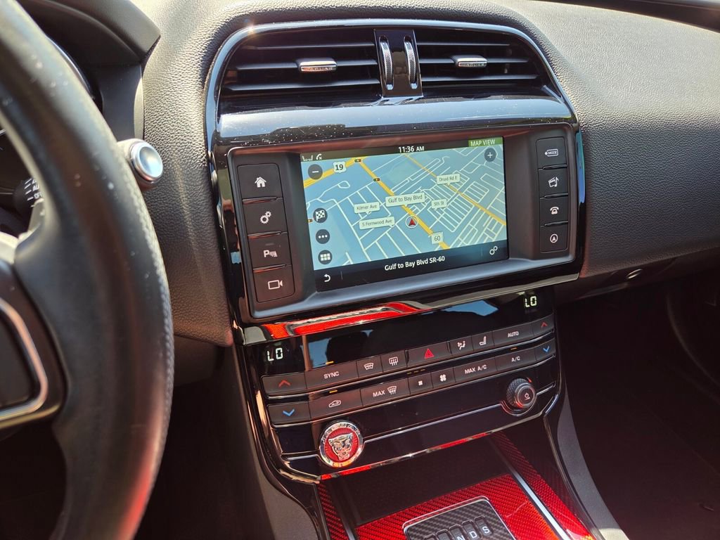 Used 2017 Jaguar XE Premium image 22