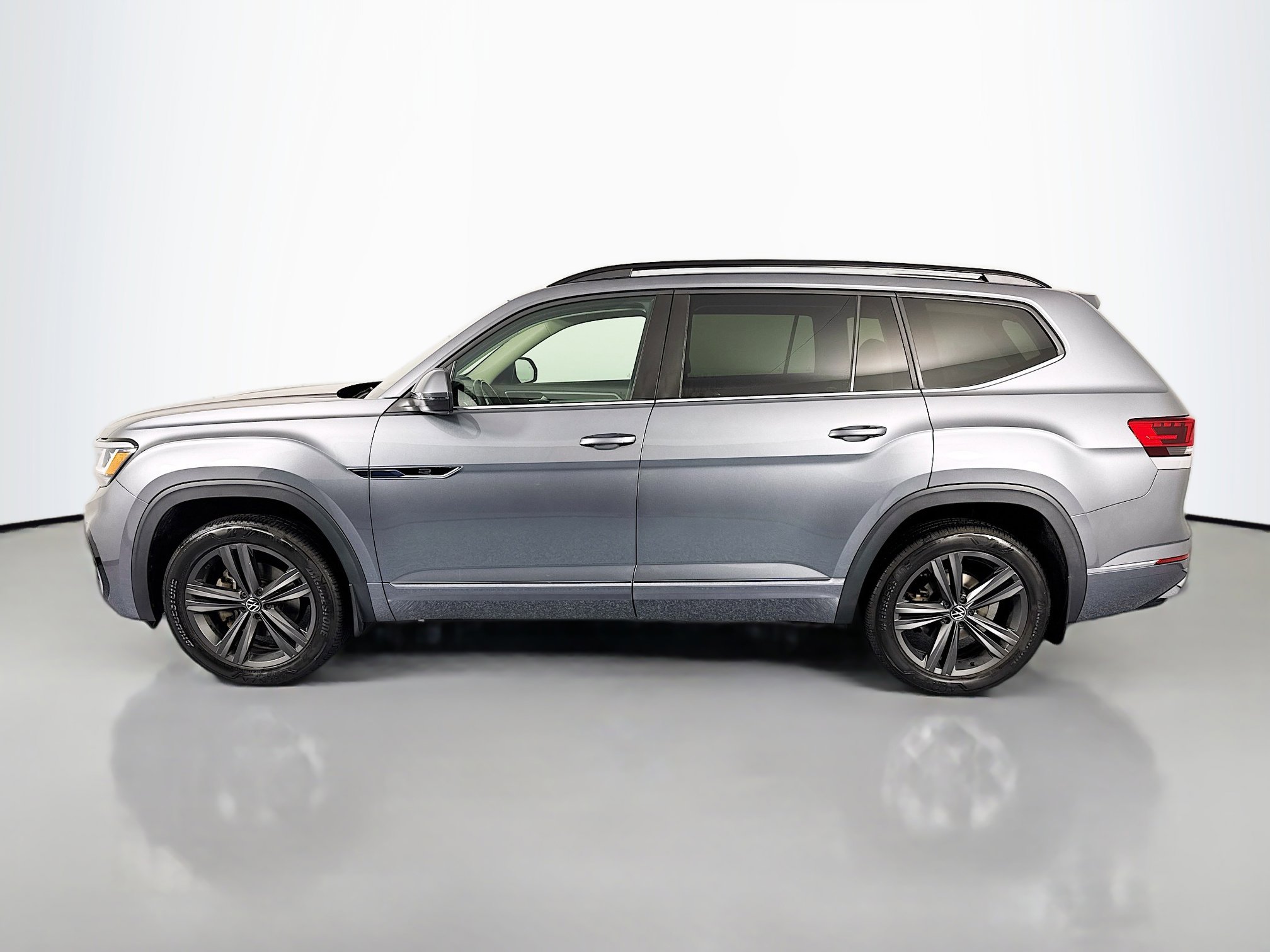 Used 2021 Volkswagen Atlas SE w/ Panoramic Sunroof Package image 8