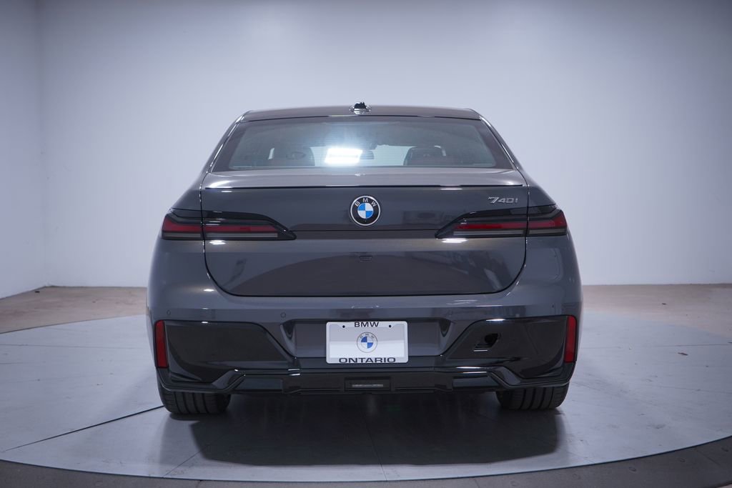 New 2026 BMW 740i w/ Executive Package image 5