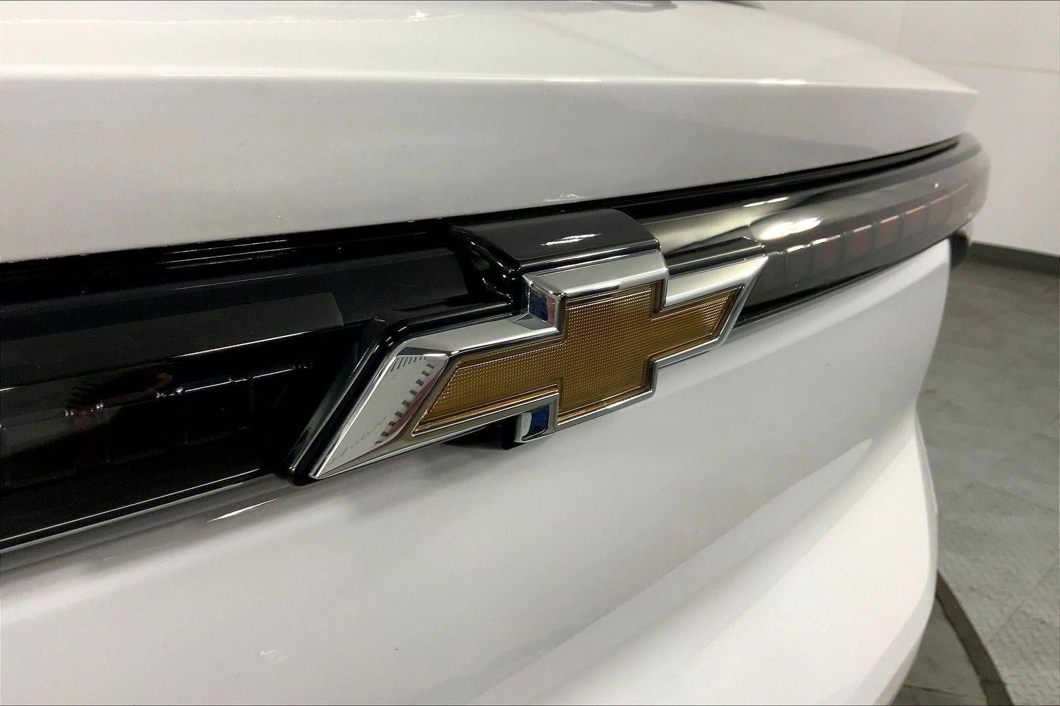 Used 2025 Chevrolet Equinox EV LT FWD image 29